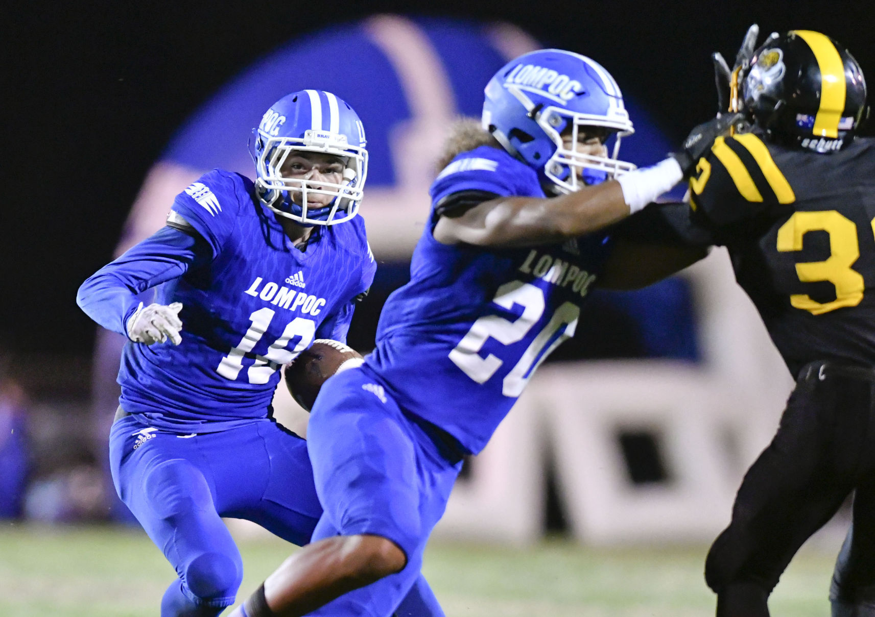 110317 Lompoc Cabrillo football 18.jpg